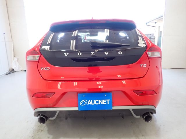 Volvo V40 2015-03 28079-3