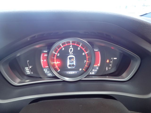 Volvo V40 2015-03 28079-16
