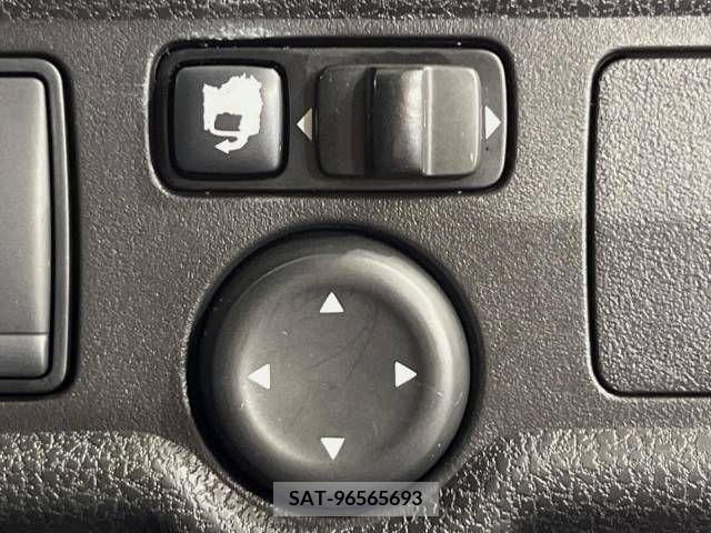 Nissan NOTE 2017-09 347793-7