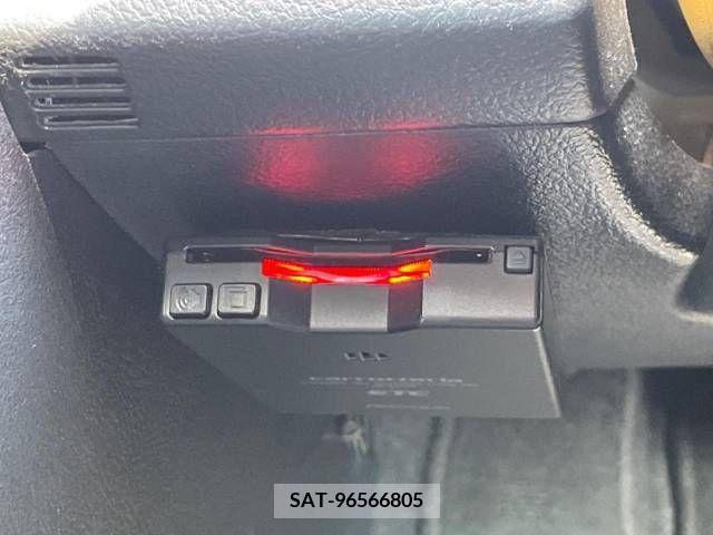 Toyota SIENTA 2018-07 352894-6