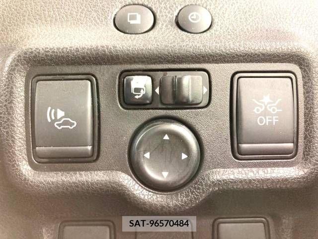 Nissan NOTE 2017-02 255859-5