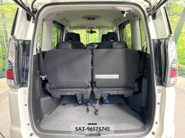 Nissan SERENA 2018-03 393878-11