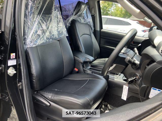 Toyota HILUX 2019-07 348833-12
