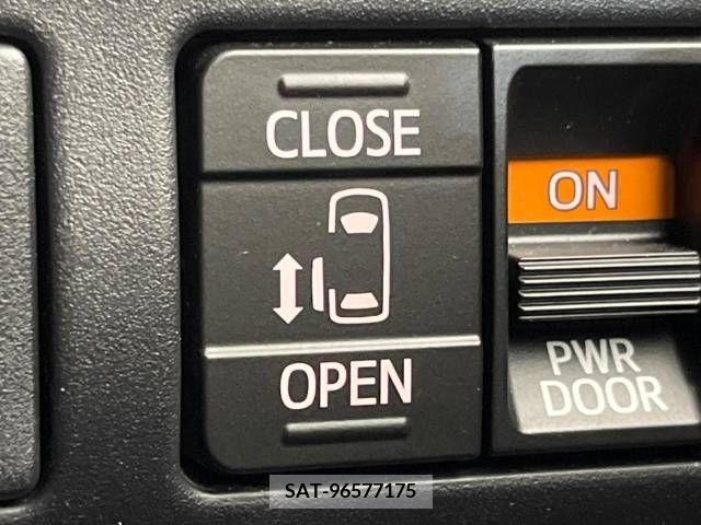 Toyota VOXY 2020-12 228752-3