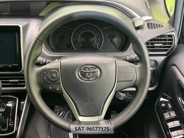 Toyota VOXY 2020-12 228752-12