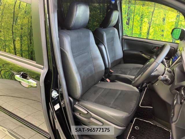Toyota VOXY 2020-12 228752-8