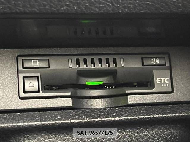 Toyota VOXY 2020-12 228752-7