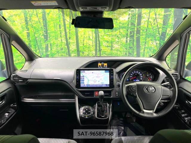 Toyota VOXY 2020-09 394978-1
