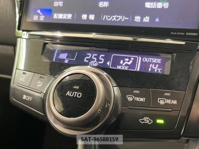 Toyota PRIUS ALPHA 2013-11 381034-5