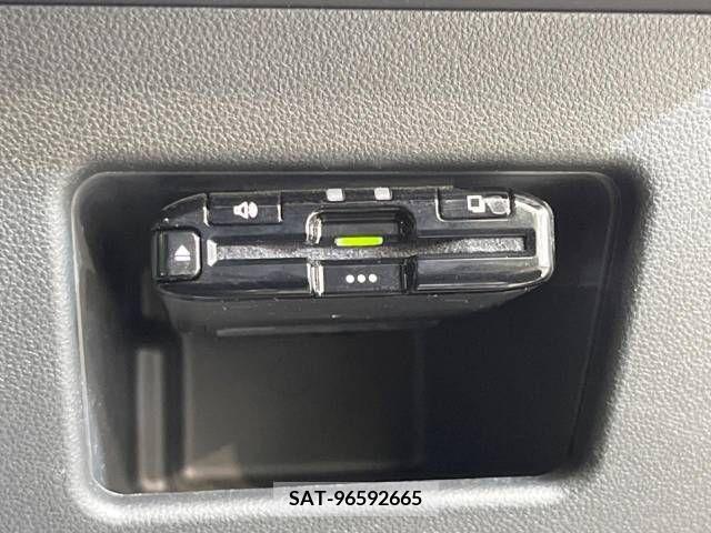Toyota Pixis Mega 2018-04 393254-5