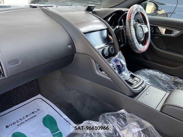 Jaguar F-TYPE 2017-07 244318-1