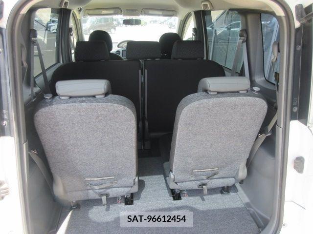 Toyota SIENTA 2013-06 313753-9