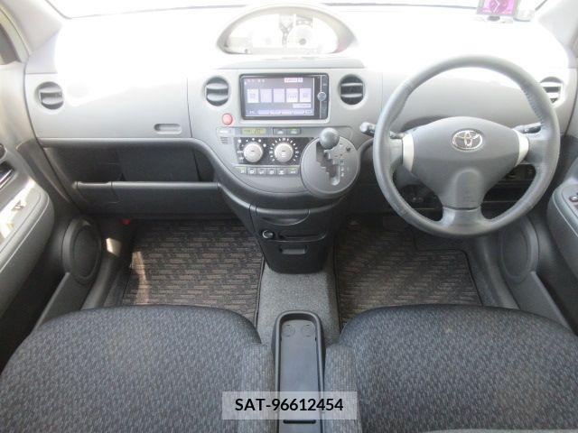 Toyota SIENTA 2013-06 313753-7