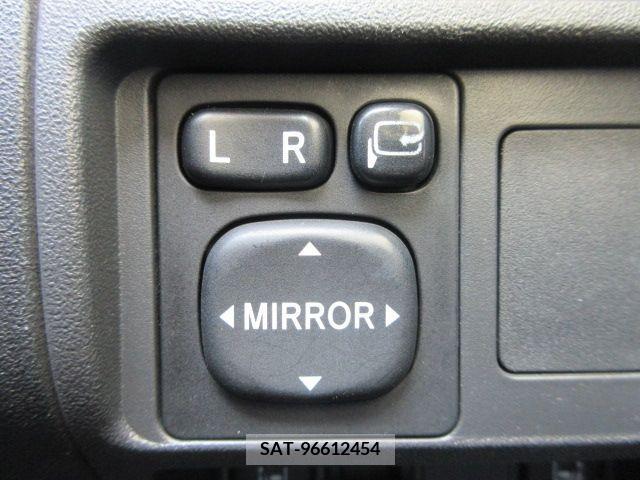 Toyota SIENTA 2013-06 313753-19