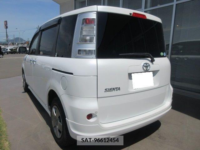 Toyota SIENTA 2013-06 313753-3
