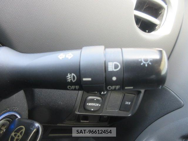 Toyota SIENTA 2013-06 313753-17