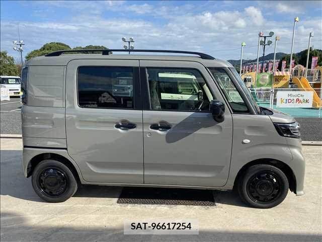 Suzuki SPACIA 2022-08 223569-3
