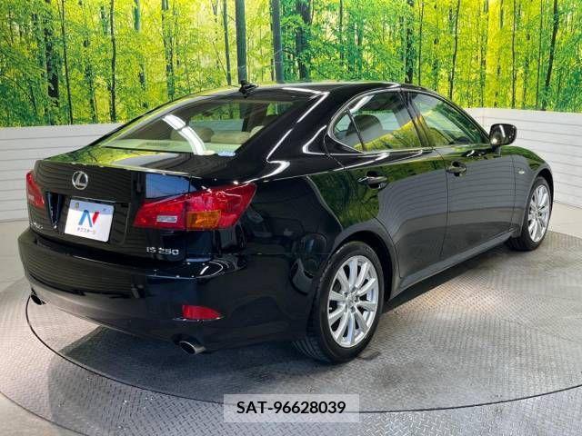 Lexus IS 2008-03 275400-17