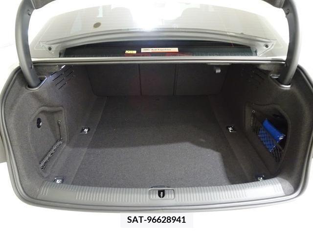Audi A4 2022-08 380890-14
