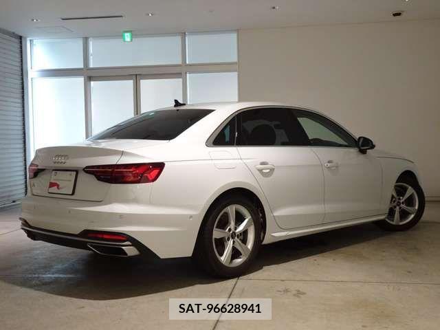Audi A4 2022-08 380890-1