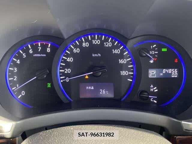 Nissan ELGRAND 2011-08 334981-14