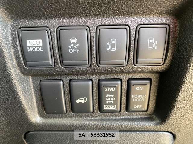 Nissan ELGRAND 2011-08 334981-12