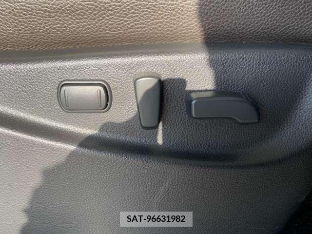 Nissan ELGRAND 2011-08 334981-17