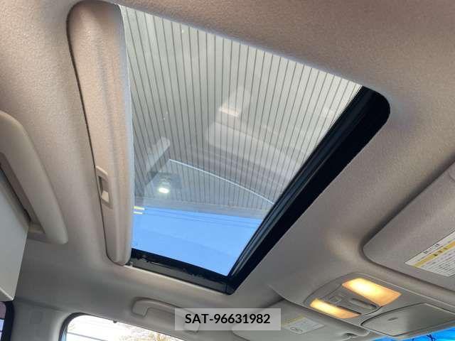 Nissan ELGRAND 2011-08 334981-15