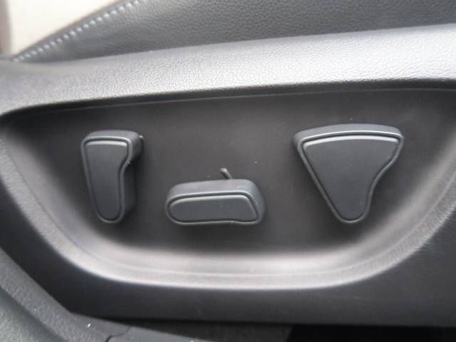 Toyota YARIS CROSS 2021-11 23944-7