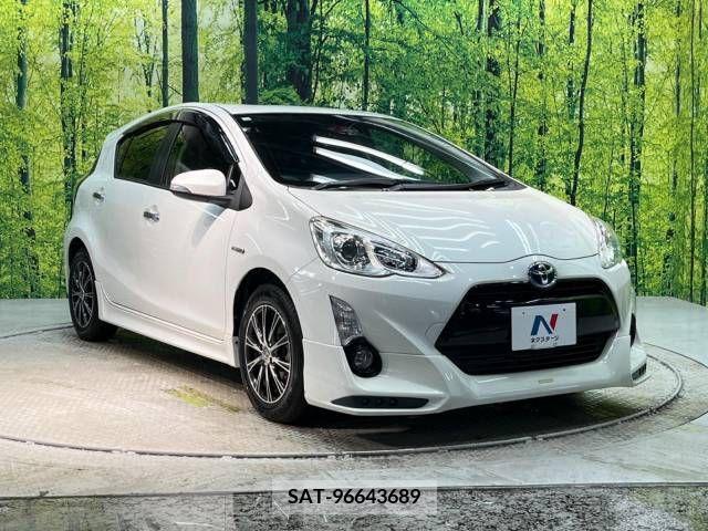 Toyota AQUA 2016-08 343864-16