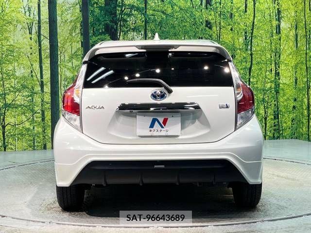 Toyota AQUA 2016-08 343864-15