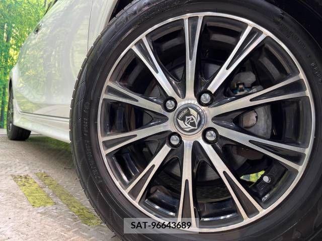 Toyota AQUA 2016-08 343864-13