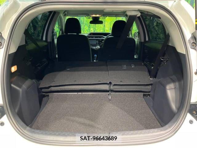 Toyota AQUA 2016-08 343864-10
