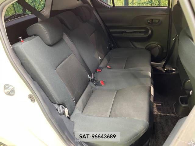 Toyota AQUA 2016-08 343864-9