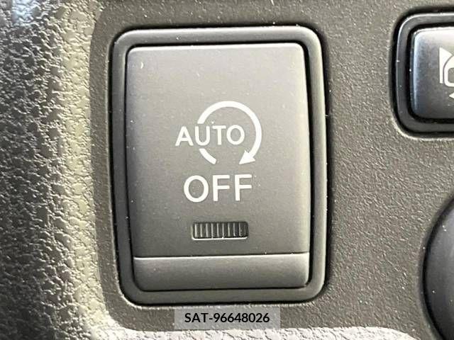 Nissan NOTE 2014-03 302345-6