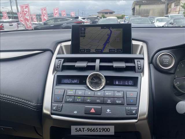 Lexus NX 2017-04 299729-8