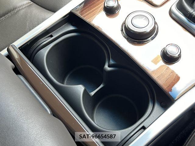 Nissan FUGA 2010-02 391077-21