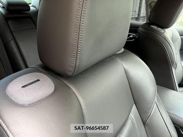 Nissan FUGA 2010-02 391077-9