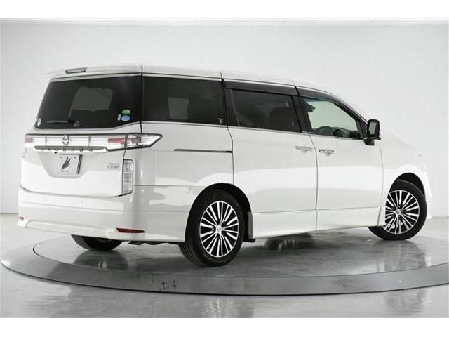 Nissan ELGRAND 2019-01 18626-1