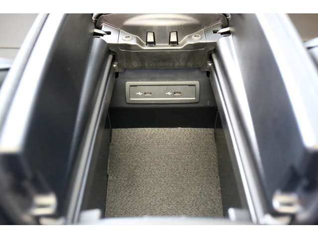 Mercedes Benz E-CLASS 2020-12 22976-19