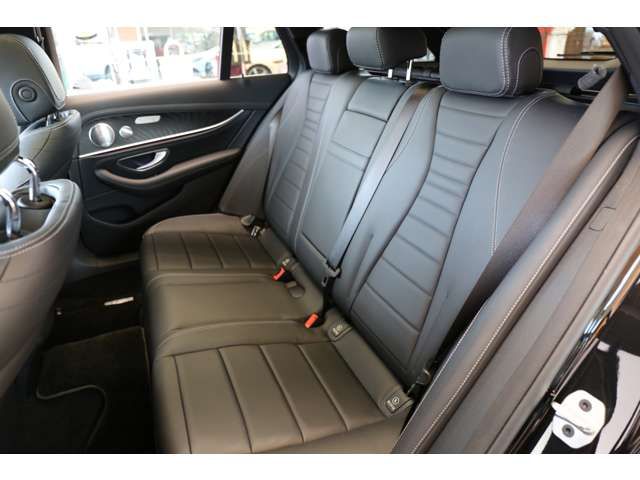 Mercedes Benz E-CLASS 2020-12 22976-11