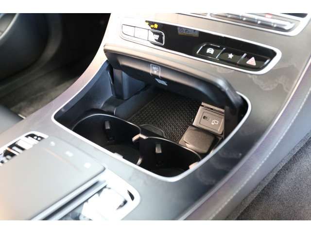Mercedes Benz E-CLASS 2020-12 22976-17