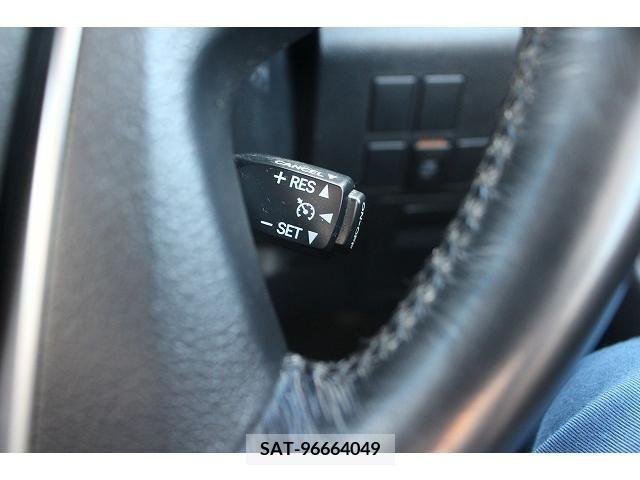 Toyota VELLFIRE 2017-06 369746-1