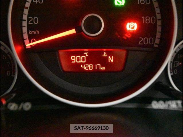 VolksWagen UP! 2015-12 373401-28
