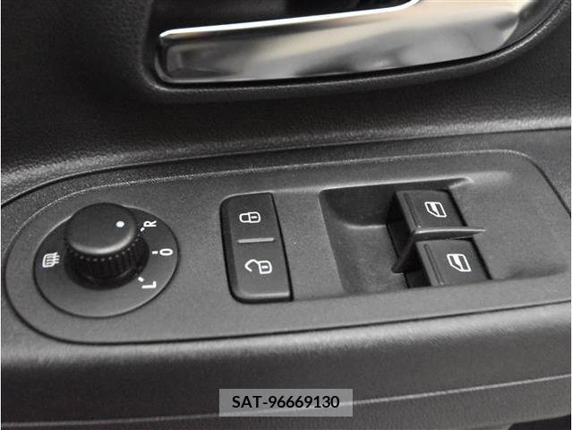 VolksWagen UP! 2015-12 373401-24