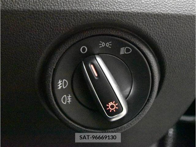VolksWagen UP! 2015-12 373401-23