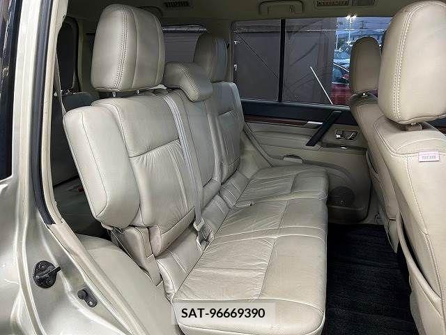 Mitsubishi PAJERO 2007-06 329717-9