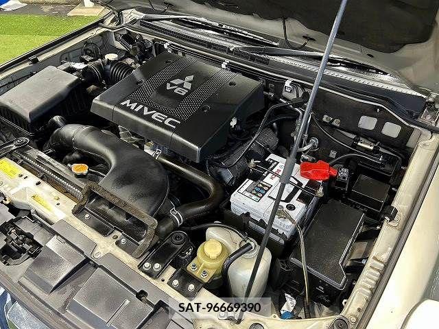 Mitsubishi PAJERO 2007-06 329717-19