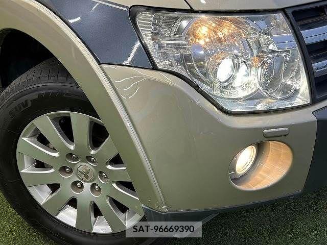 Mitsubishi PAJERO 2007-06 329717-18