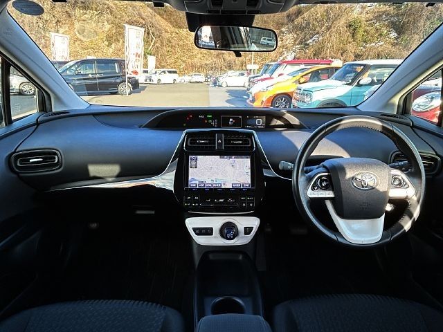 Toyota PRIUS 2016-01 192940-1
